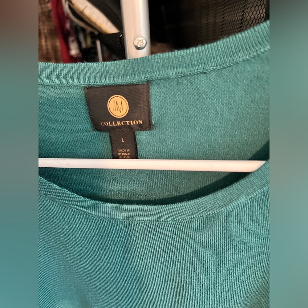 JM collection green sweater